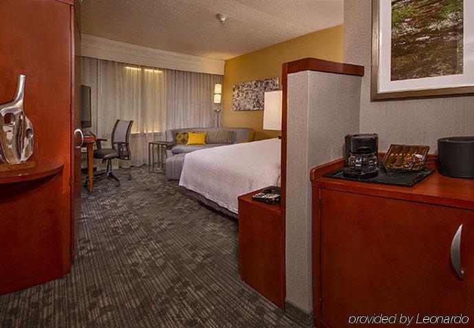 Courtyard By Marriott Park Hotel 3*