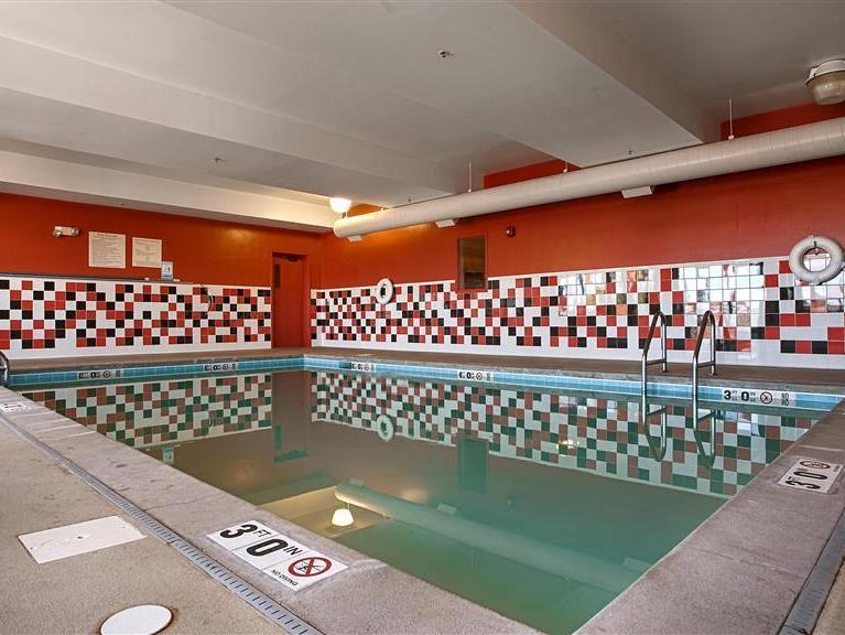 Hotel Spark By Hilton International Airport 3*
