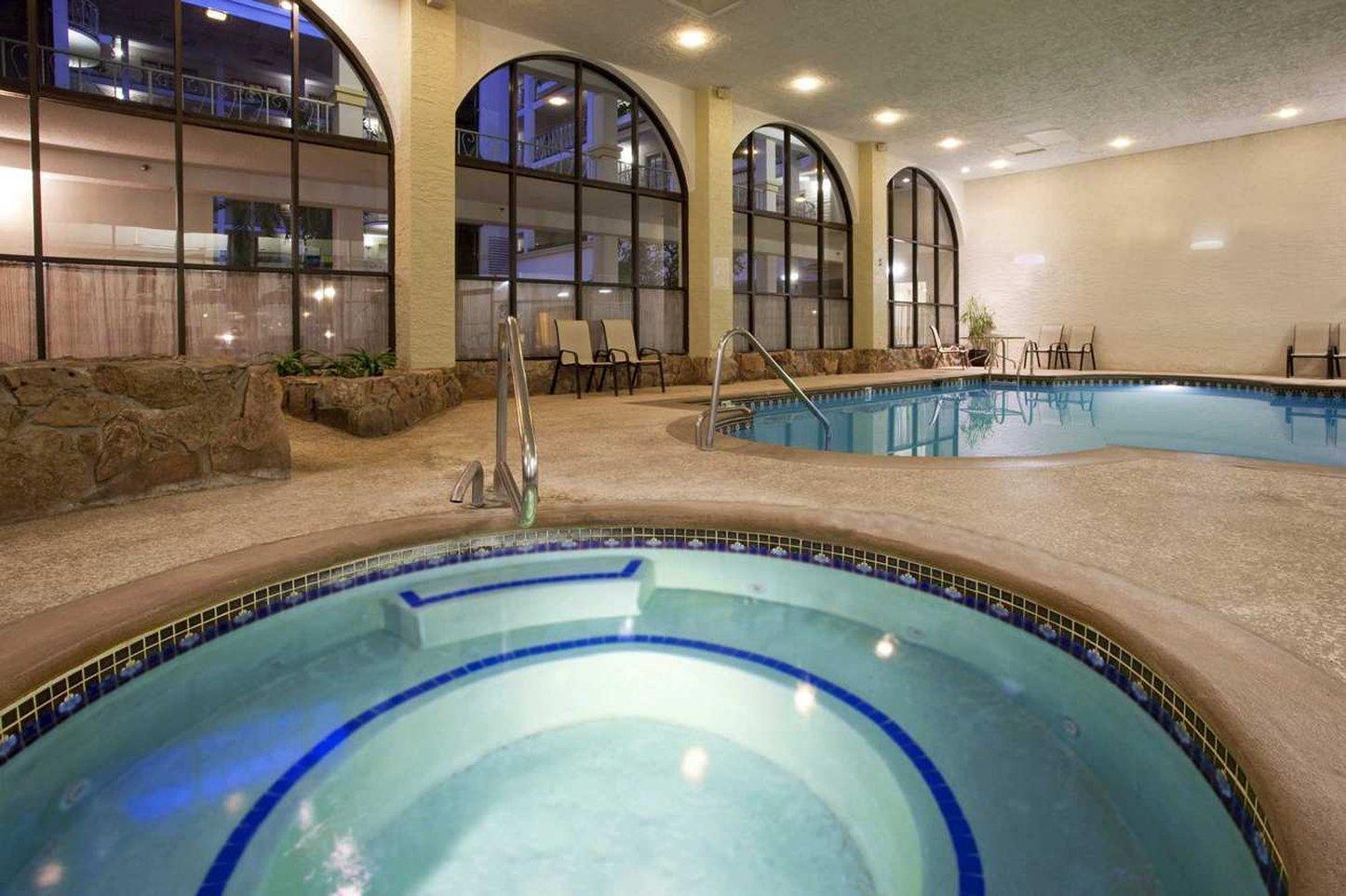 Embassy By Hilton Tech Center North 3*