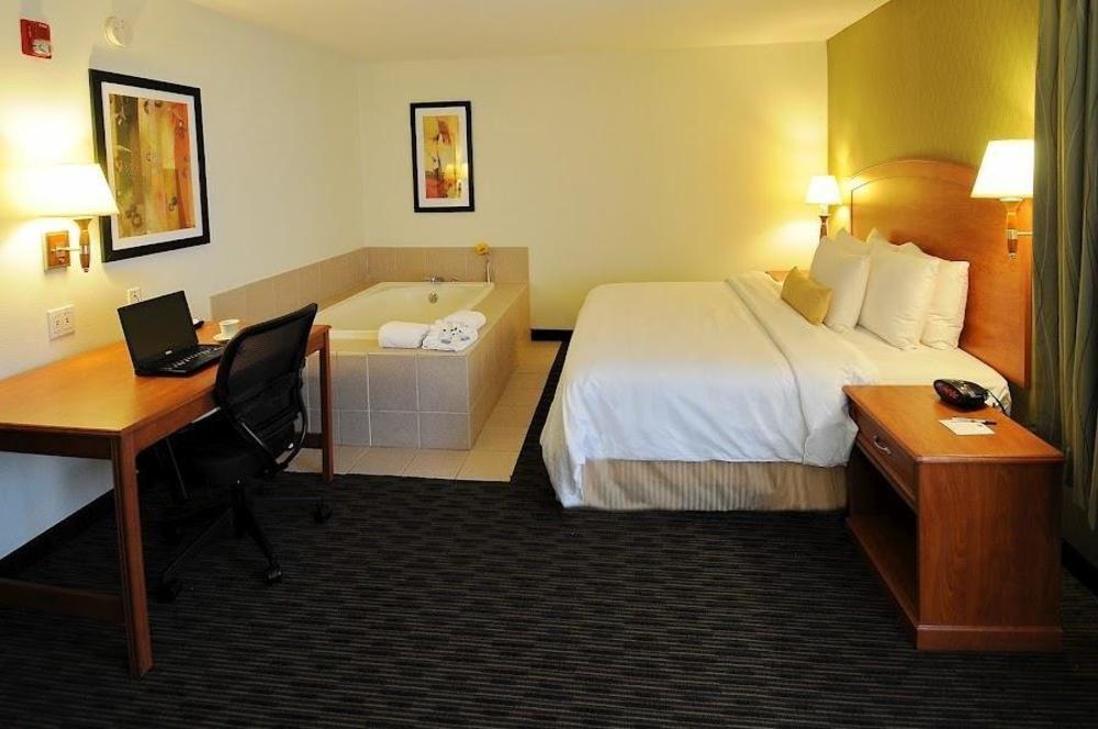 Spark By Hilton International Airport