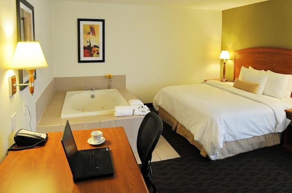 Spark By Hilton International Airport Hotel