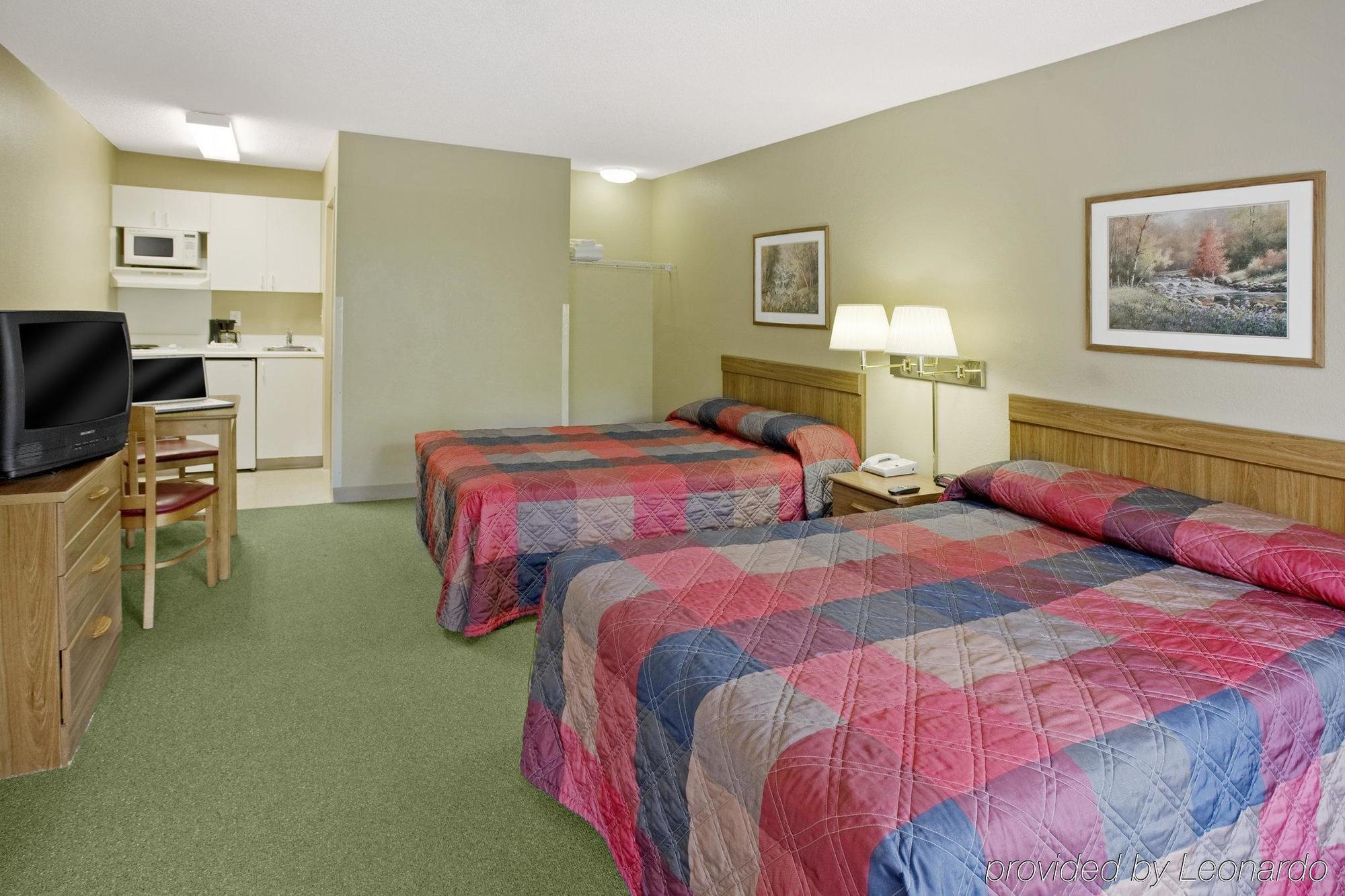 Motel Hometowne By Red Roof - Glendale/ Cherry Creek 2*