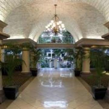 Embassy By Hilton Tech Center North 3*