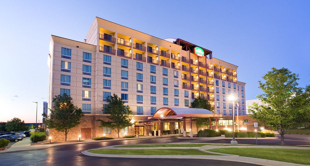 Courtyard By Marriott Airport Hotel