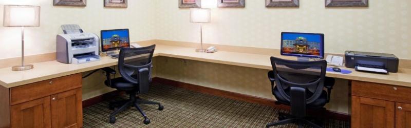 Hotel Holiday Express & Airport By Ihg 3*