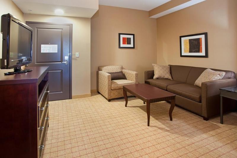 Holiday Express & Airport By Ihg Denver