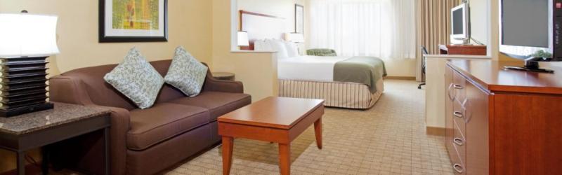 Holiday Express & Airport By Ihg Hotel