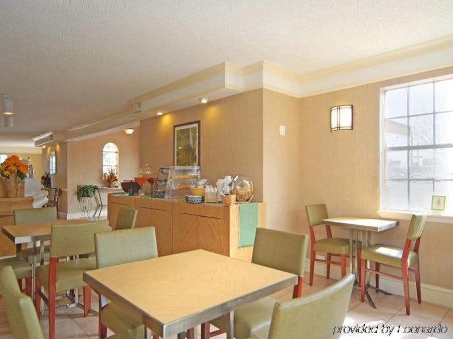 La Quinta By Wyndham Cherry Creek Hotel 3*