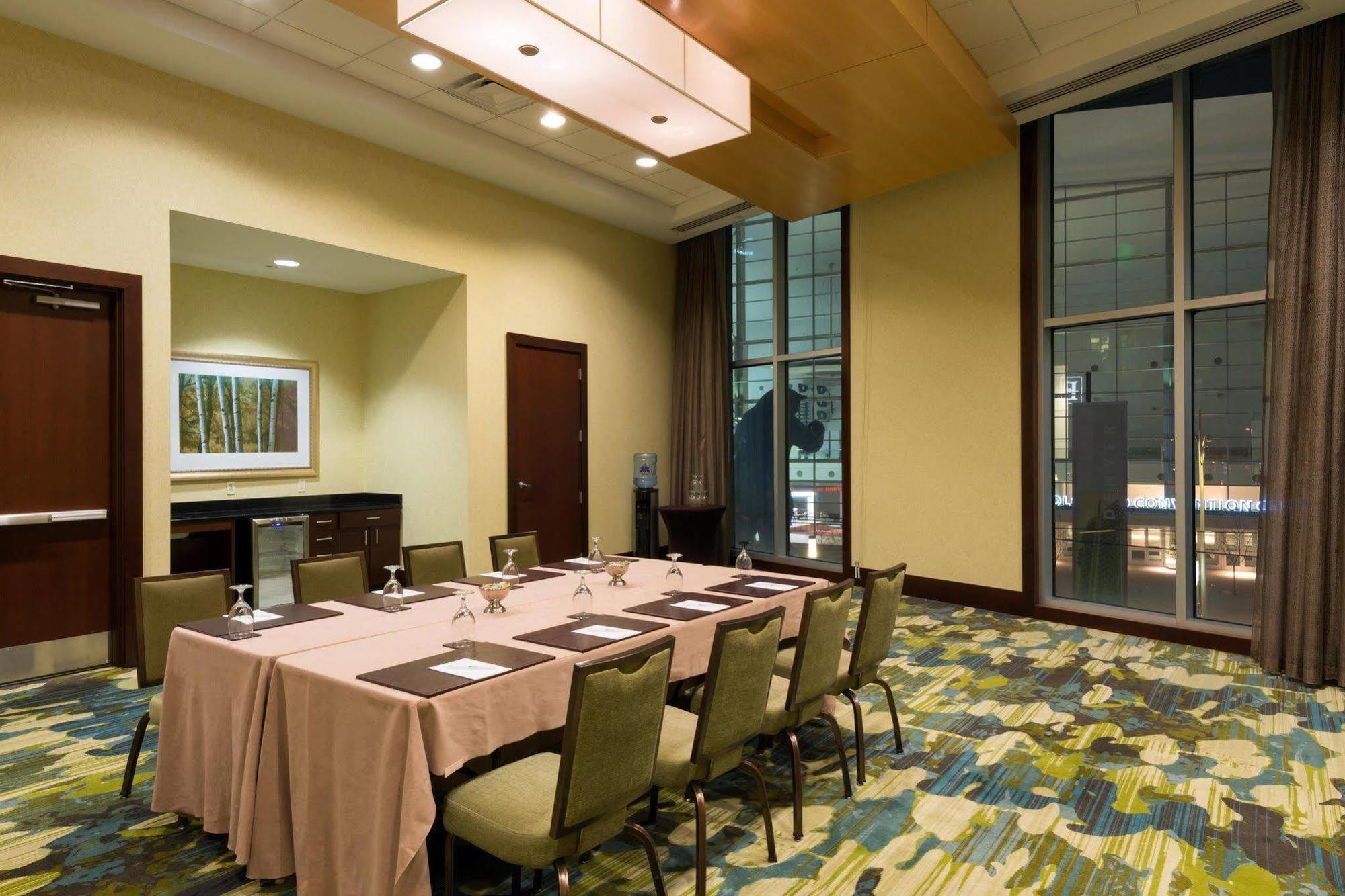 Hotel Embassy By Hilton Downtown Convention Center Denver