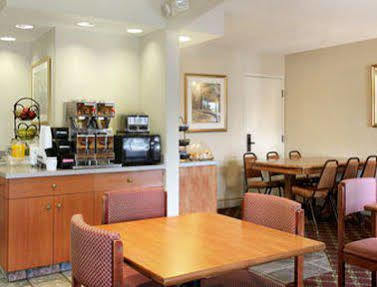 Hotel Microtel & By Wyndham Airport 2*
