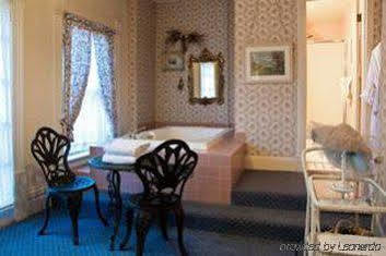 Bed & Breakfast Castle Marne Bed & Breakfast Denver