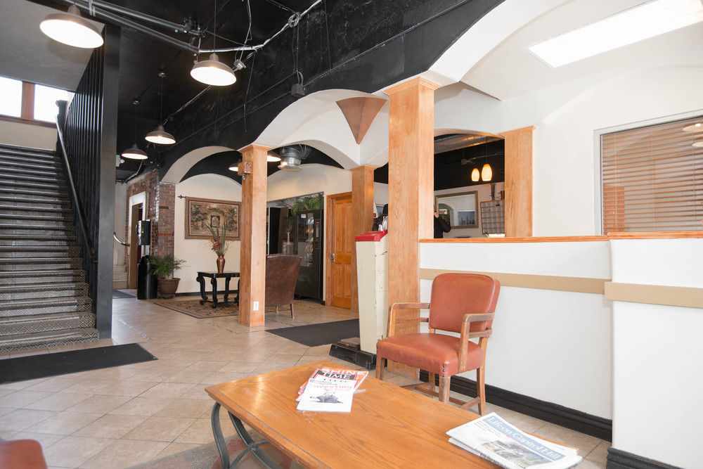 11Th Avenue Hostel *