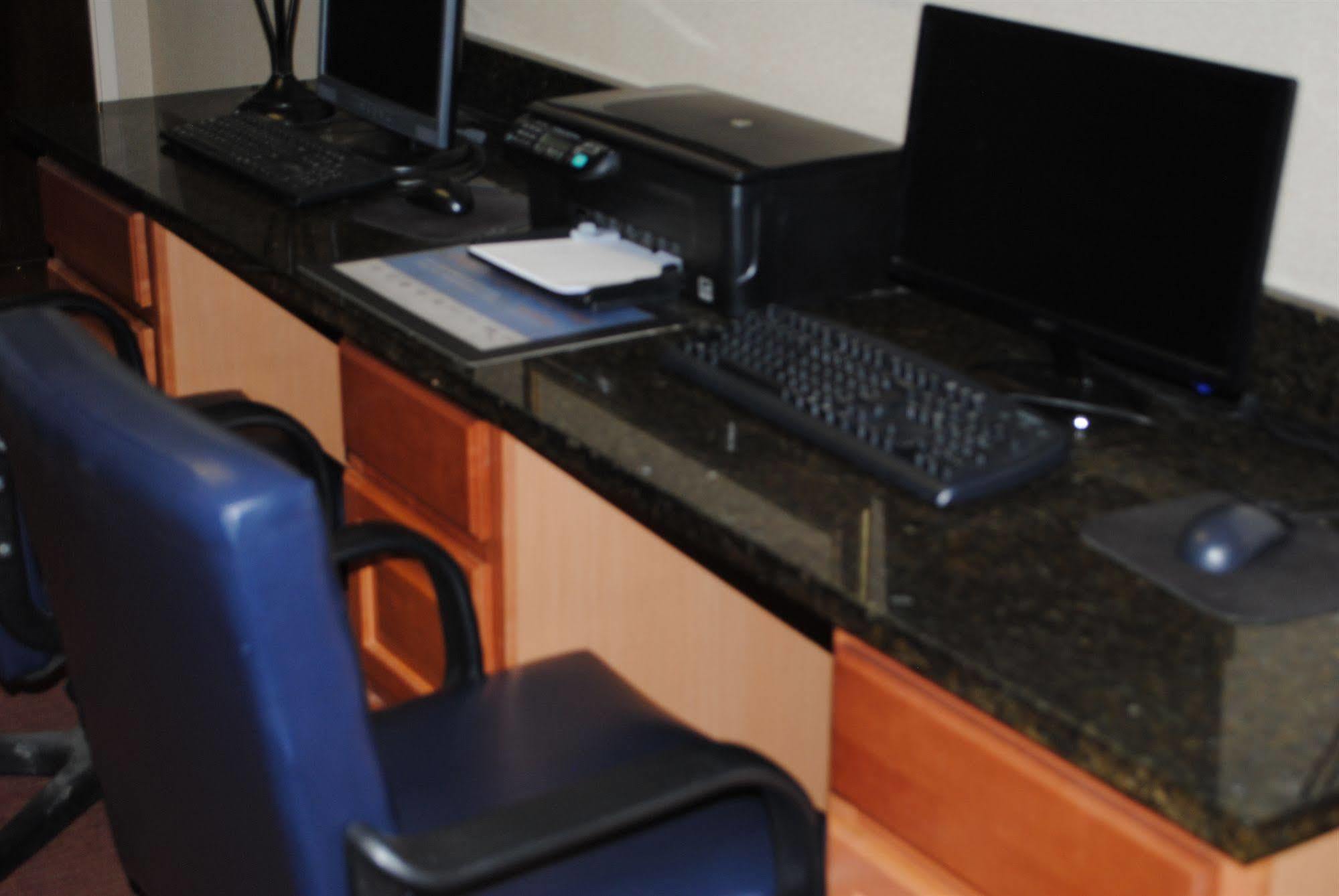 Hotel Spark By Hilton International Airport Denver