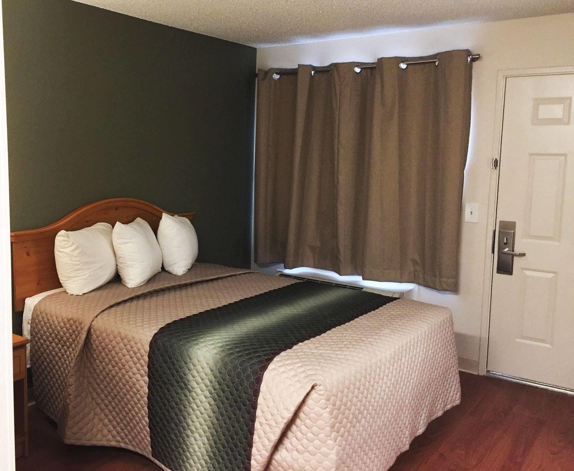Motel Hometowne By Red Roof - Glendale/ Cherry Creek Denver