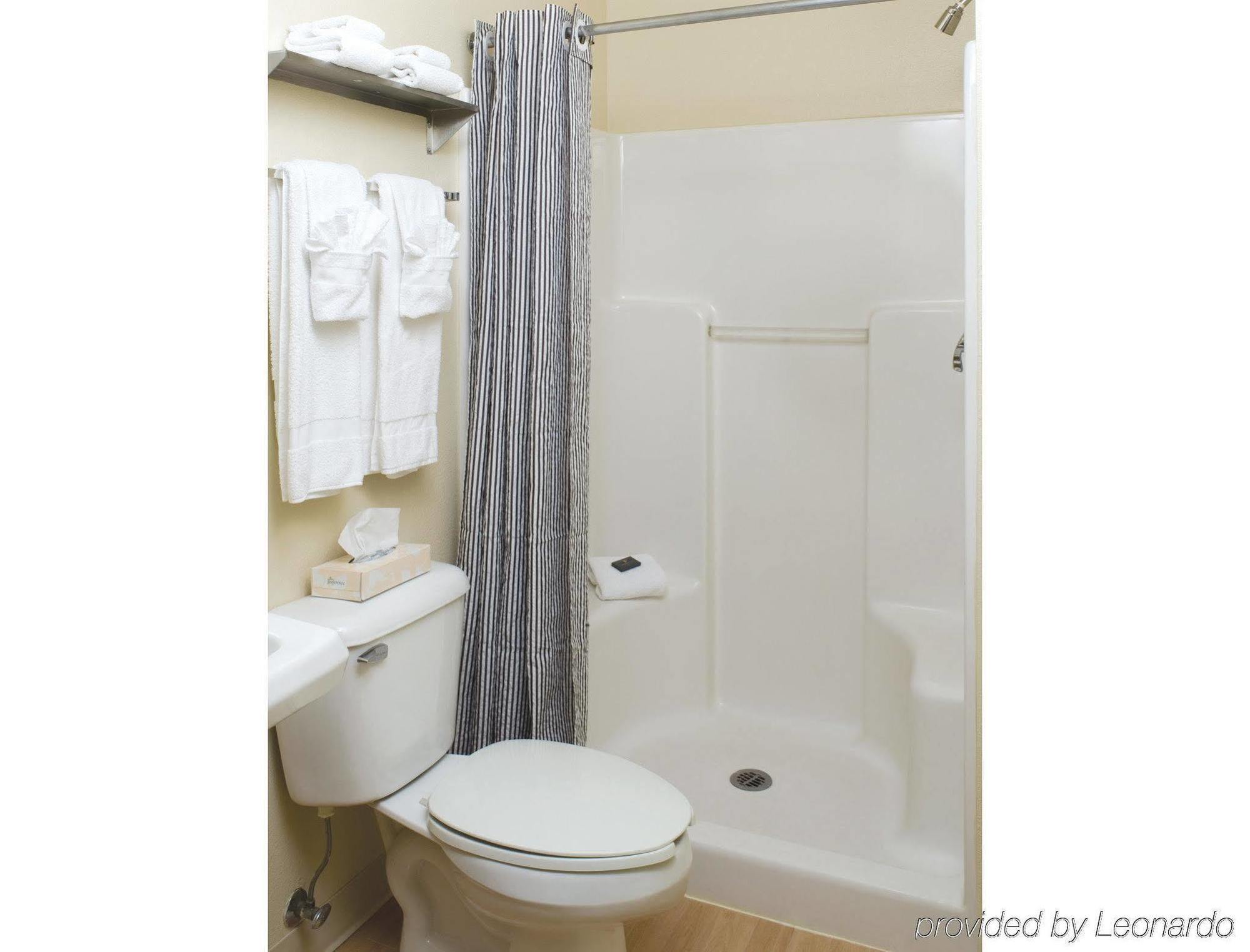 Motel Hometowne By Red Roof - Glendale/ Cherry Creek 2*