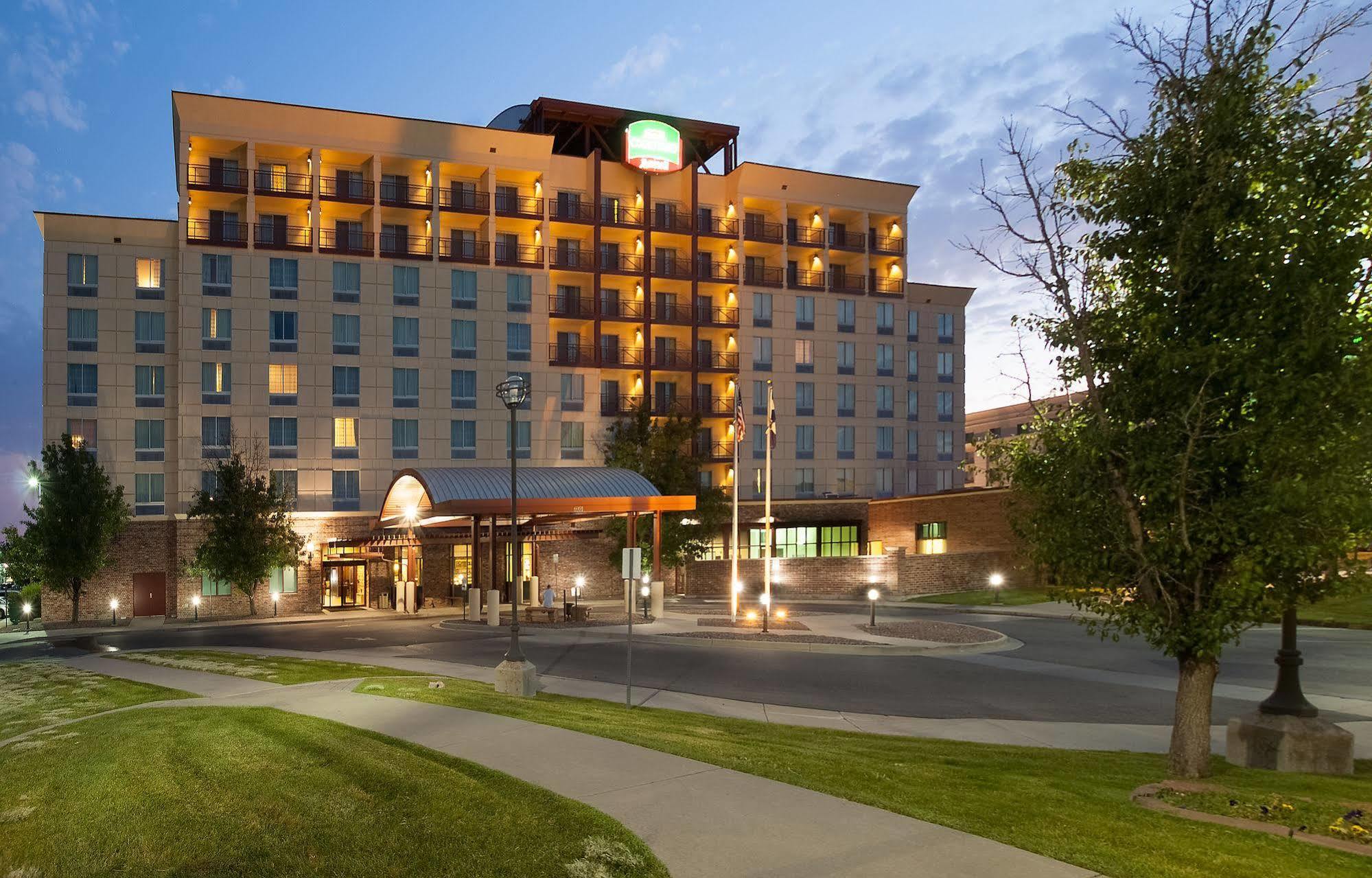 Hotel Courtyard By Marriott Airport