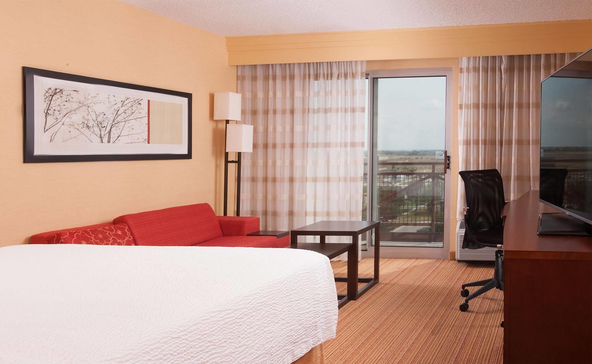 Courtyard By Marriott Airport Denver