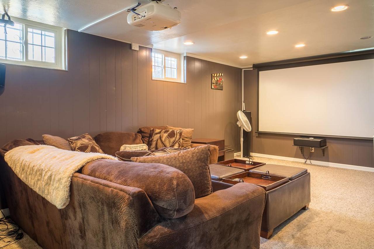 Hot Tub Movie Great For Groups