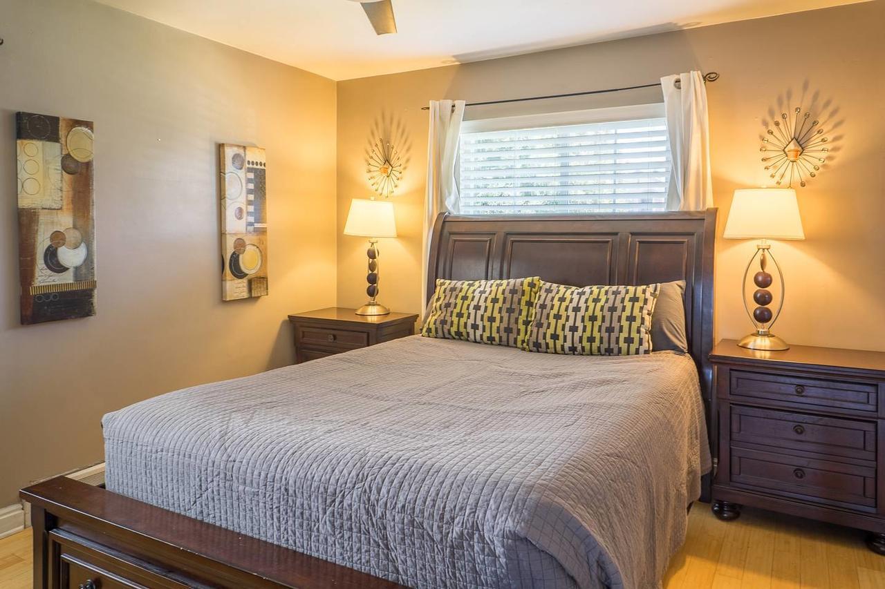 Apartment Hot Tub Movie Great For Groups Denver