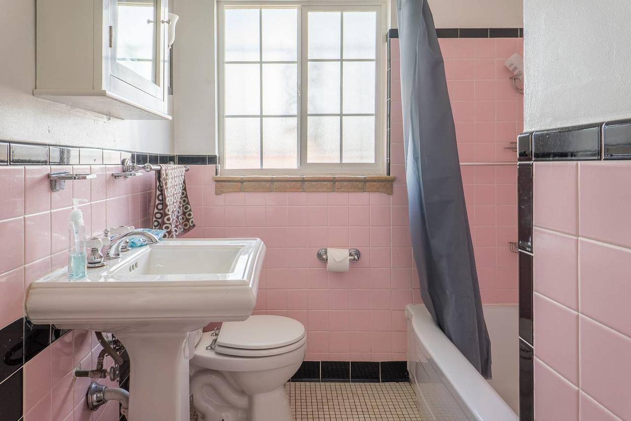 Hot Tub Movie Great For Groups Apartment