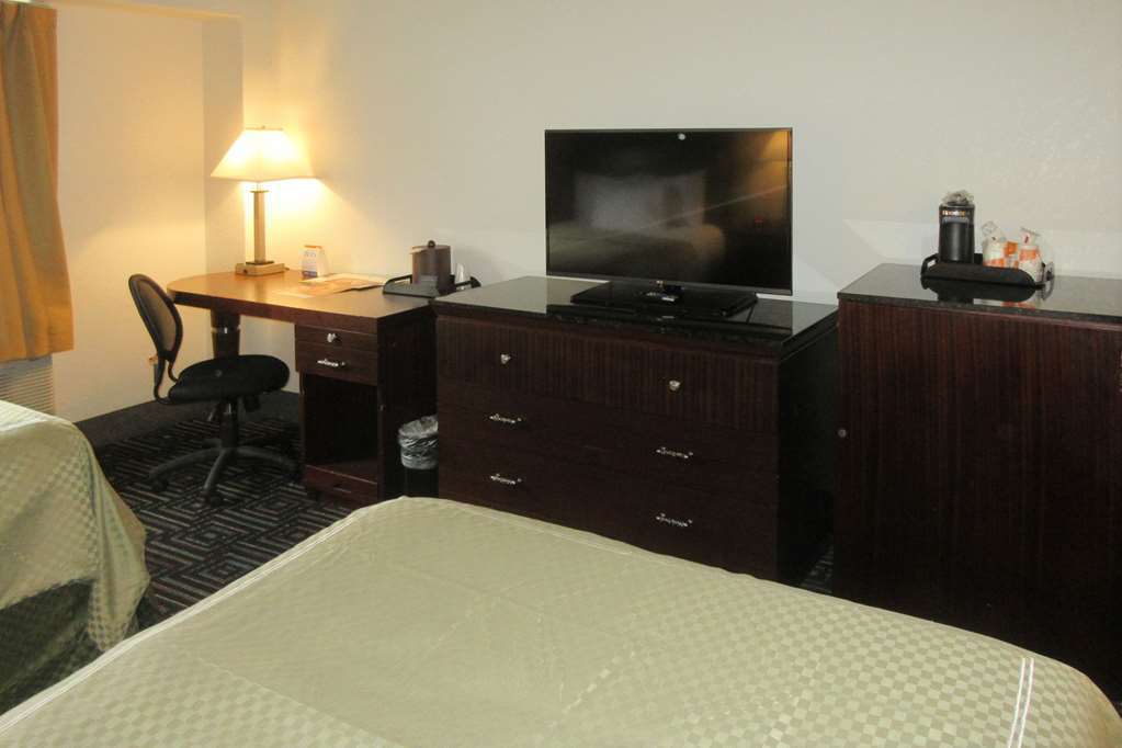 At The Highland Downtown Hotel 3*