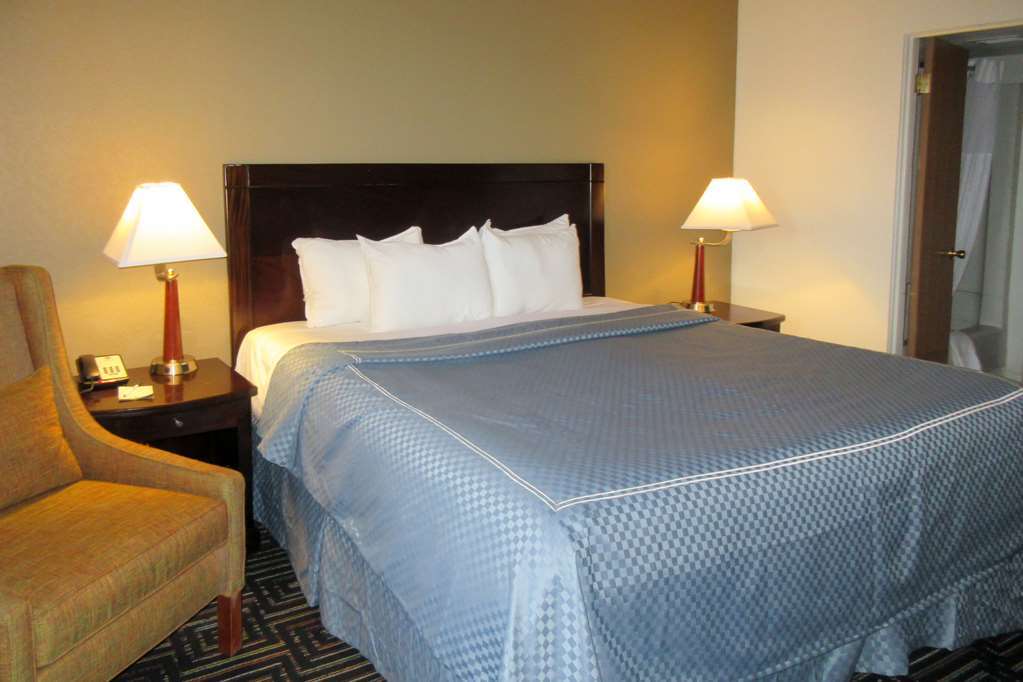 Hotel At The Highland Downtown