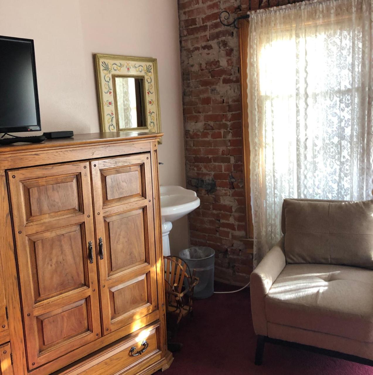 The Adagio Bed & Breakfast Denver