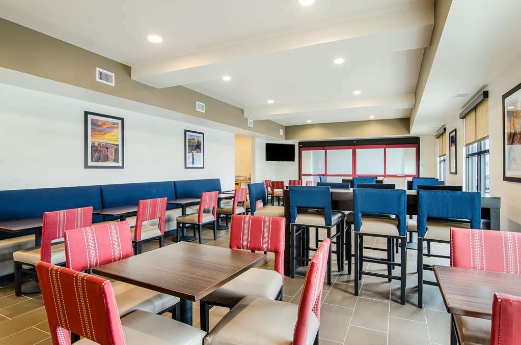 Mainstay Near Downtown Hotel 3*
