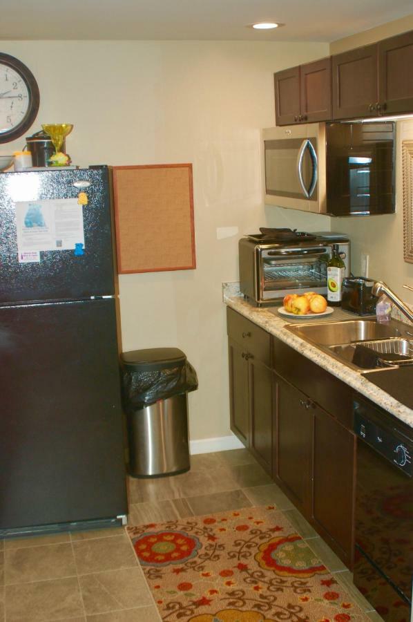 Blue Bear Den 3br 2ba Dtc Private Hot Tub Denver