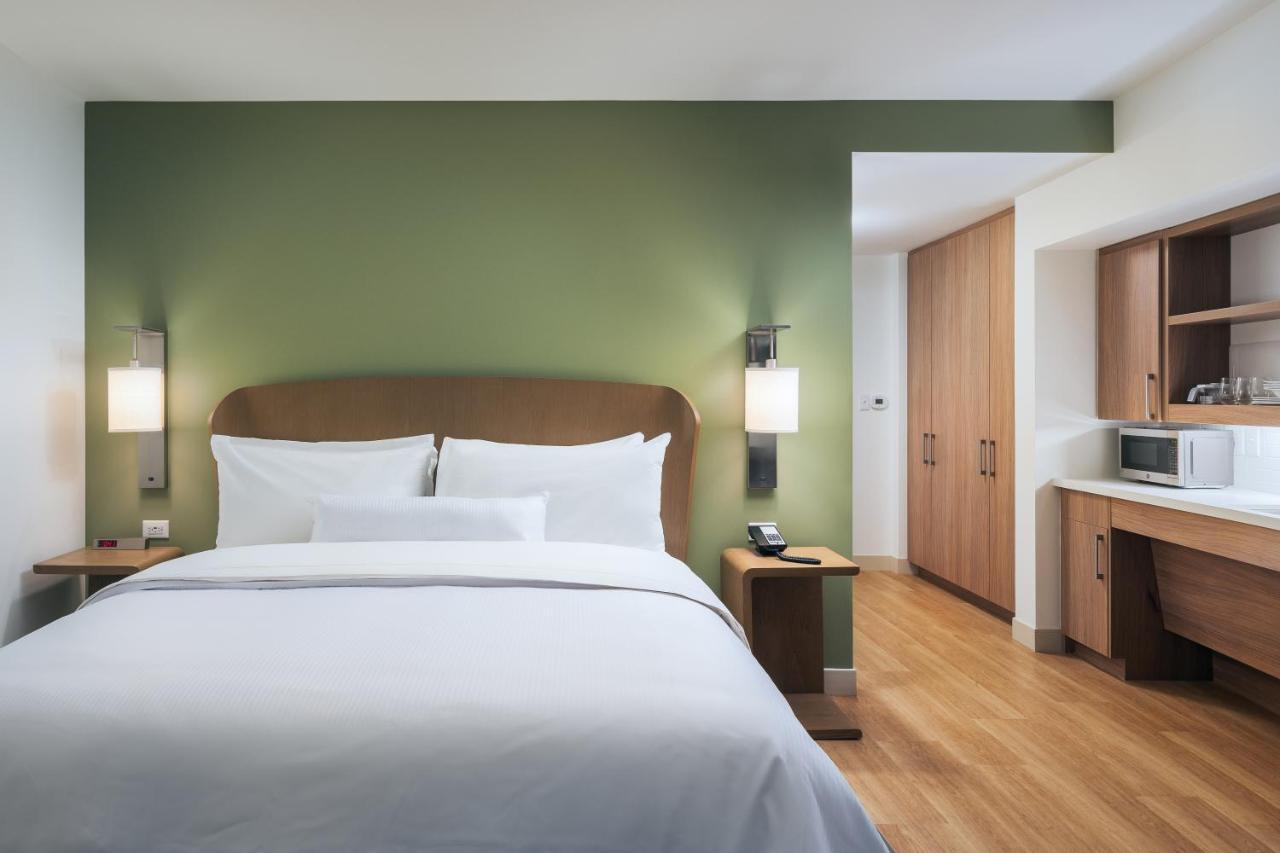 Hotel Element Downtown East Denver