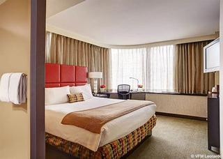 Hotel Holiday Express Downtown By Ihg