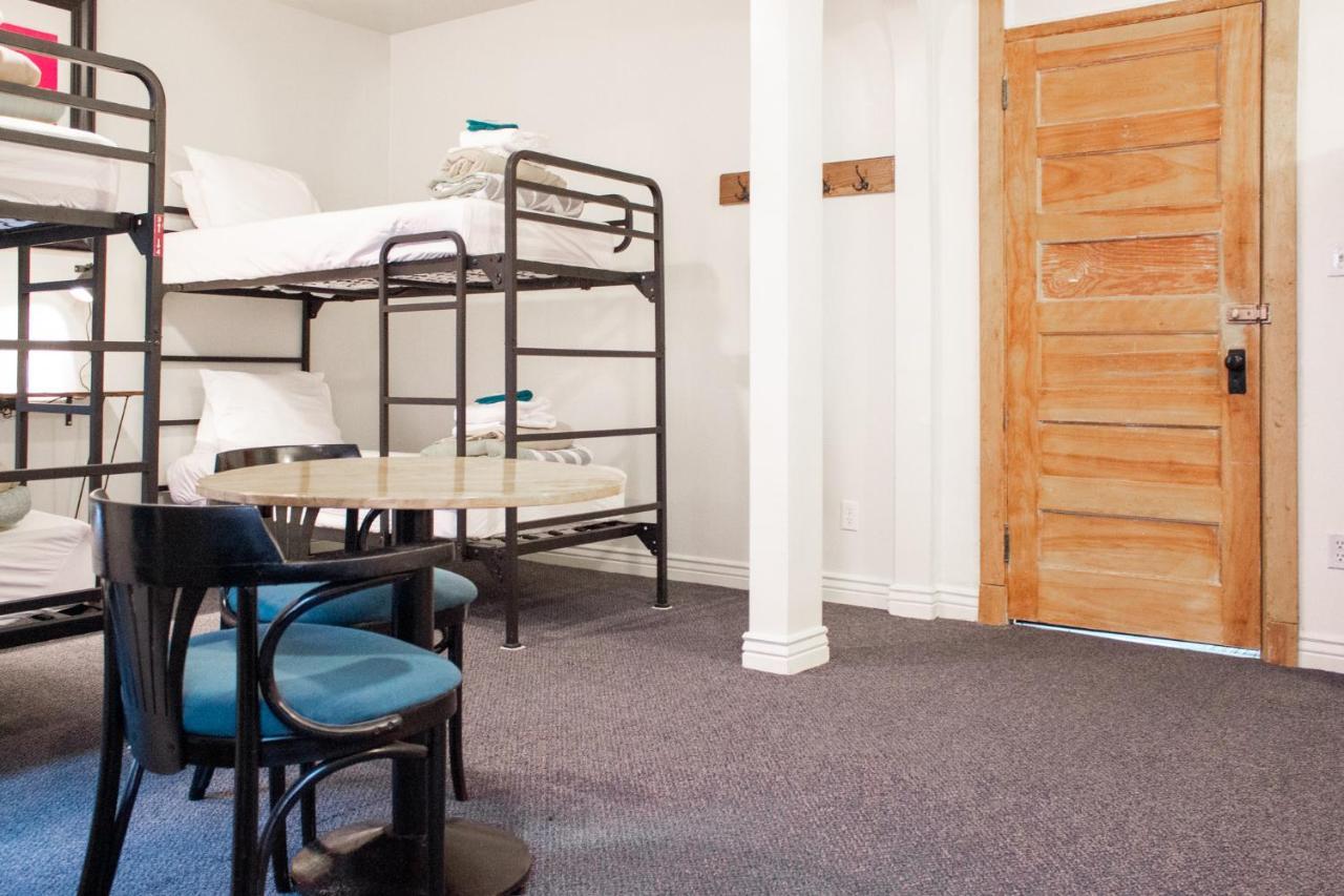 11Th Avenue Hostel *