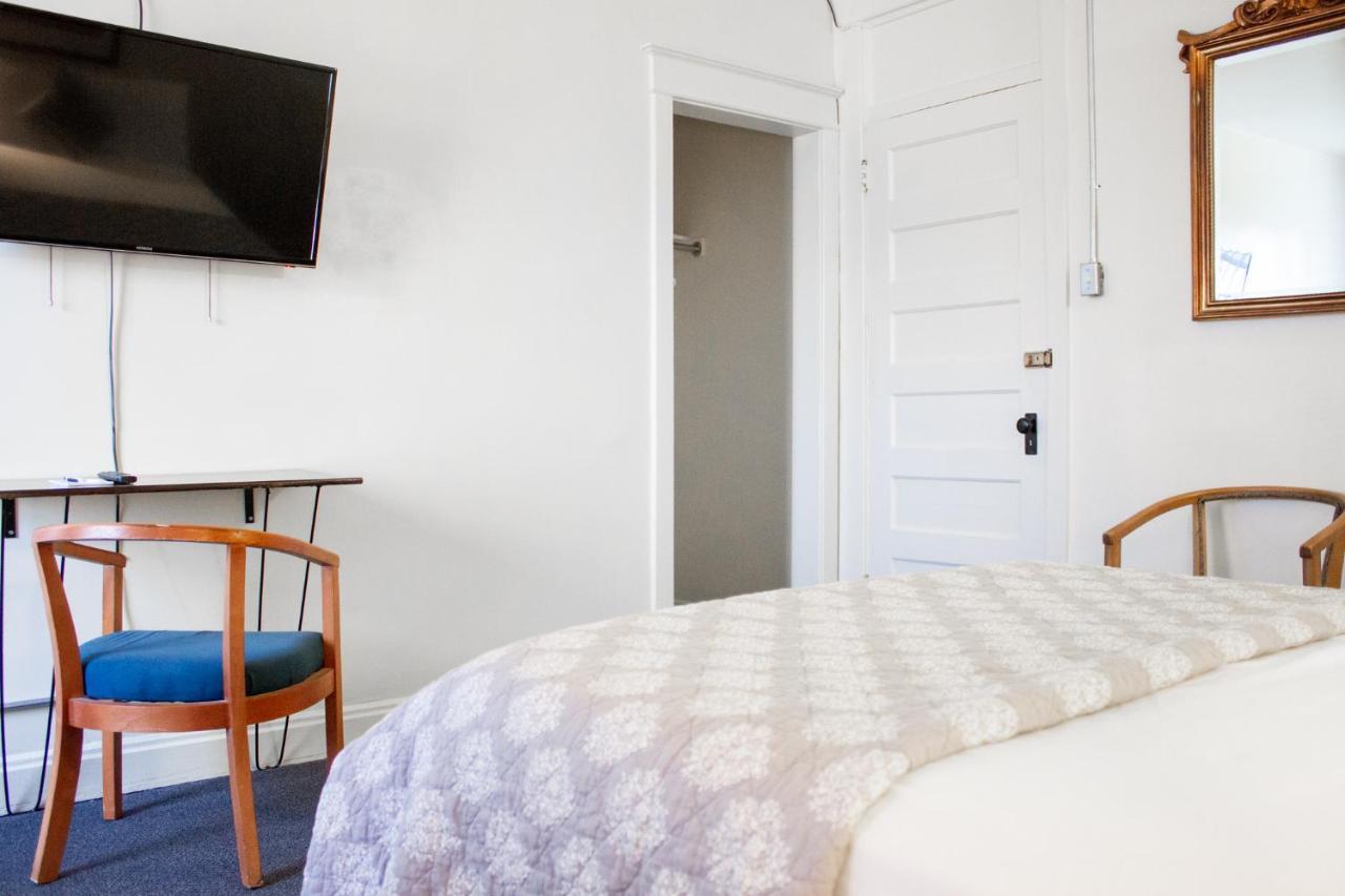 11Th Avenue Hostel Denver