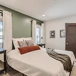 2375 Ivanhoe St - Entire House