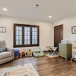 2375 Ivanhoe St - Entire House