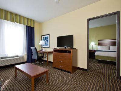 Express And East Peoria Street By Ihg 3* Denver