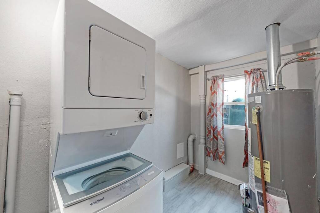 Holiday home Remodeled 66th 3 King Beds In Denver