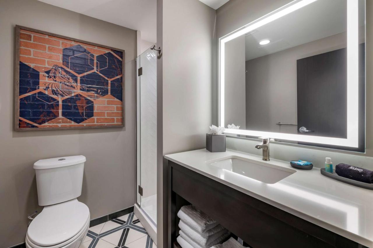 Vib By Western Rino 3* Denver