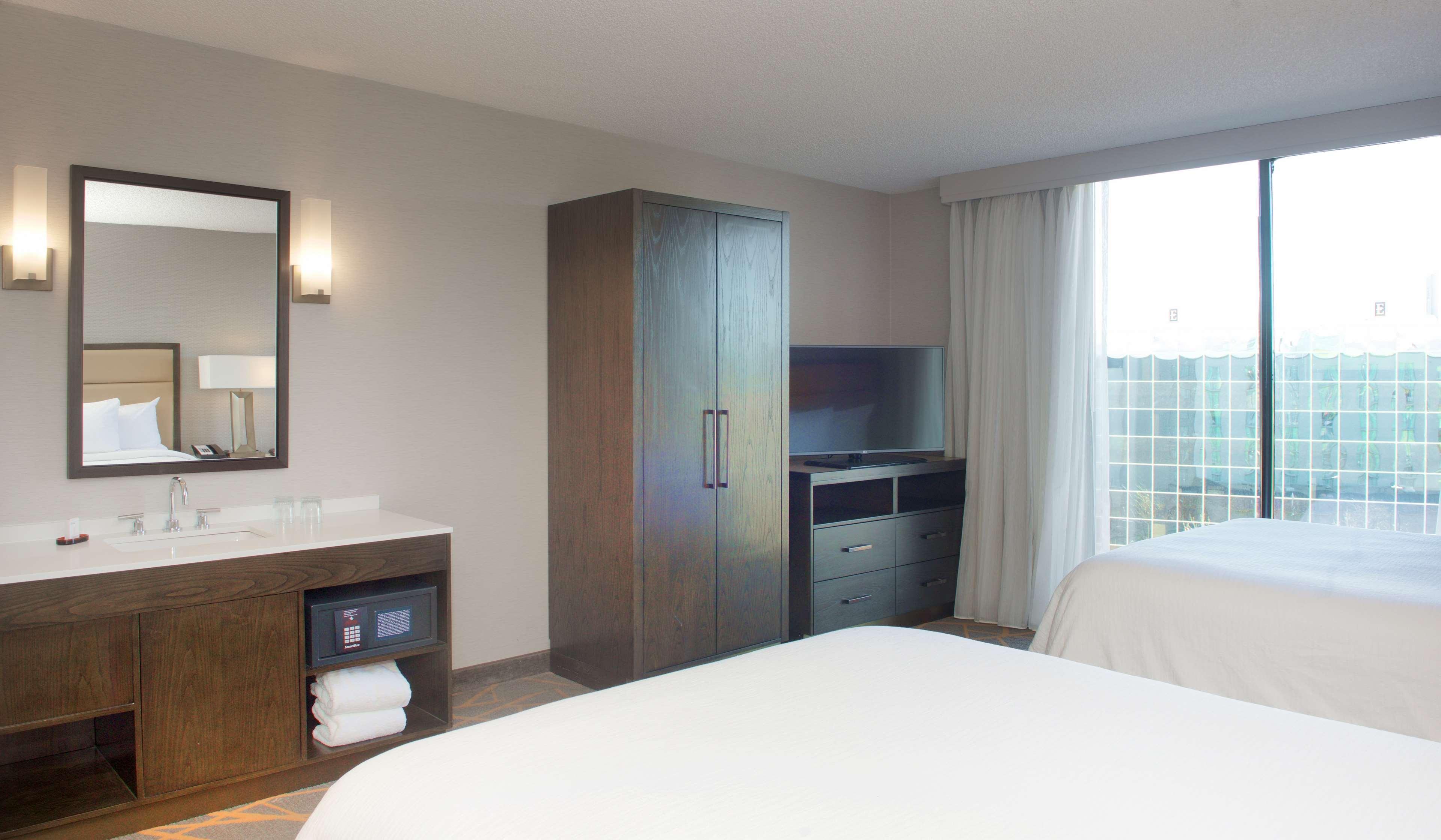 Embassy By Hilton Tech Center North 3*
