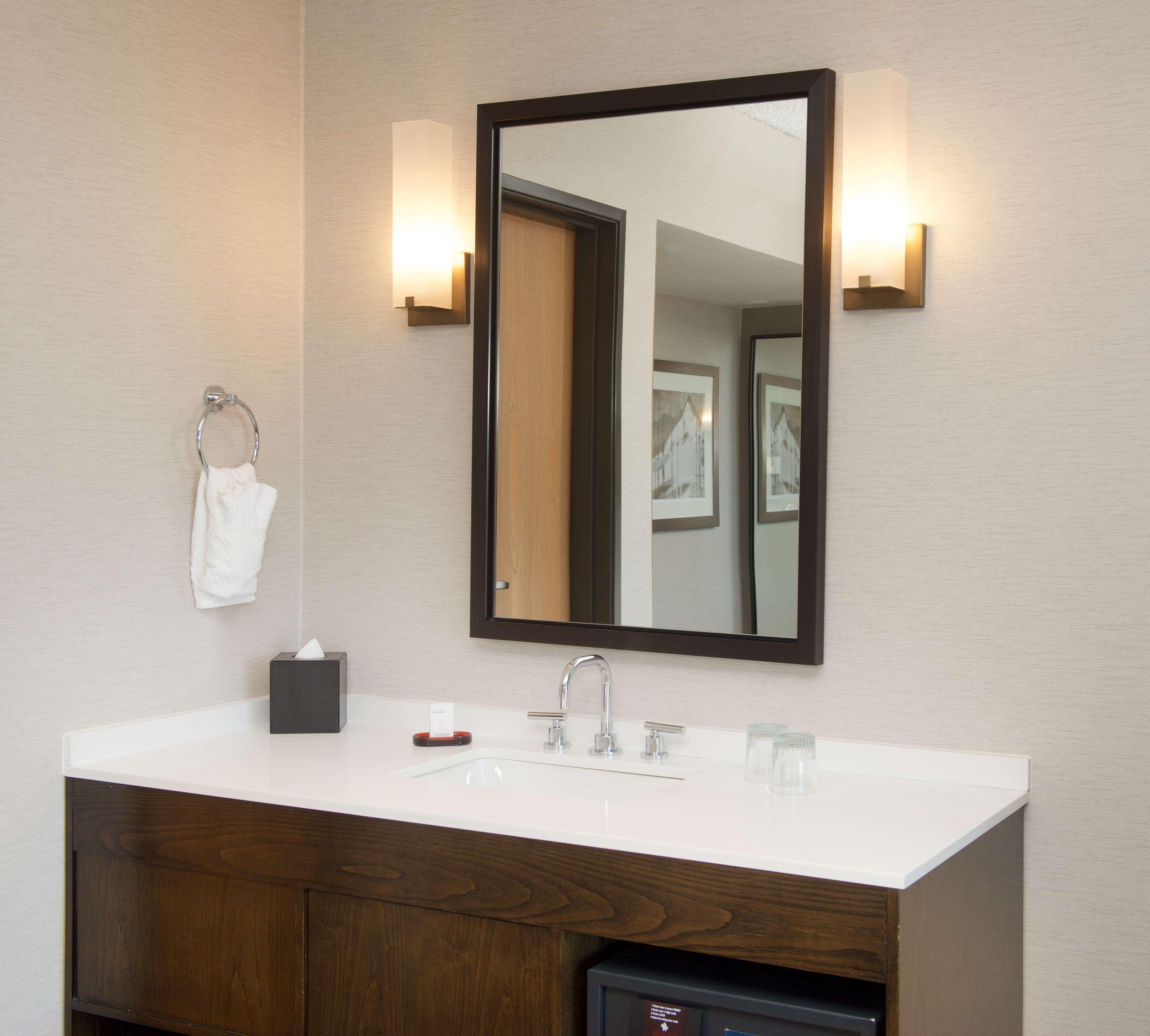Hotel Embassy By Hilton Tech Center North 3*