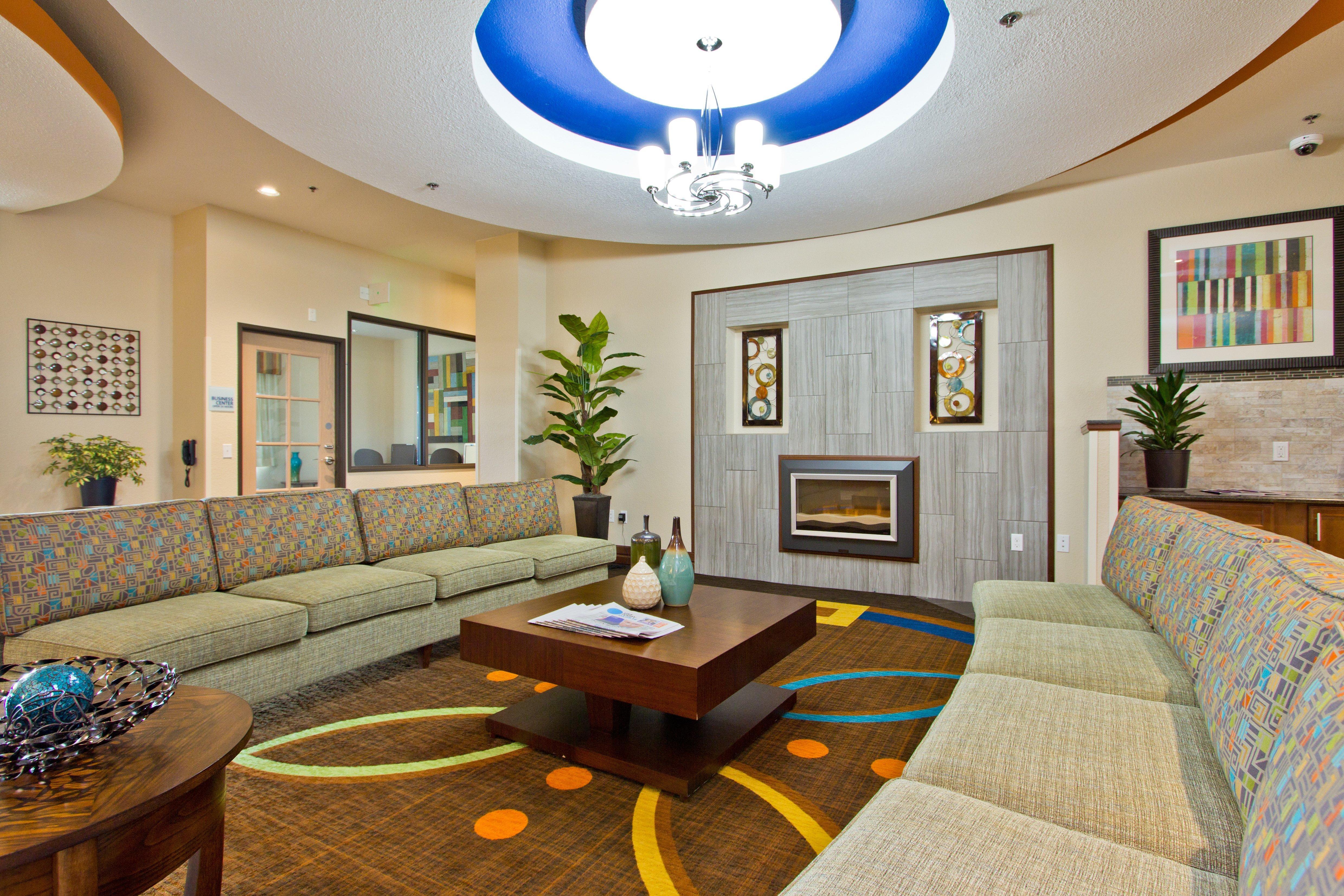 Hotel Express And East Peoria Street By Ihg Denver