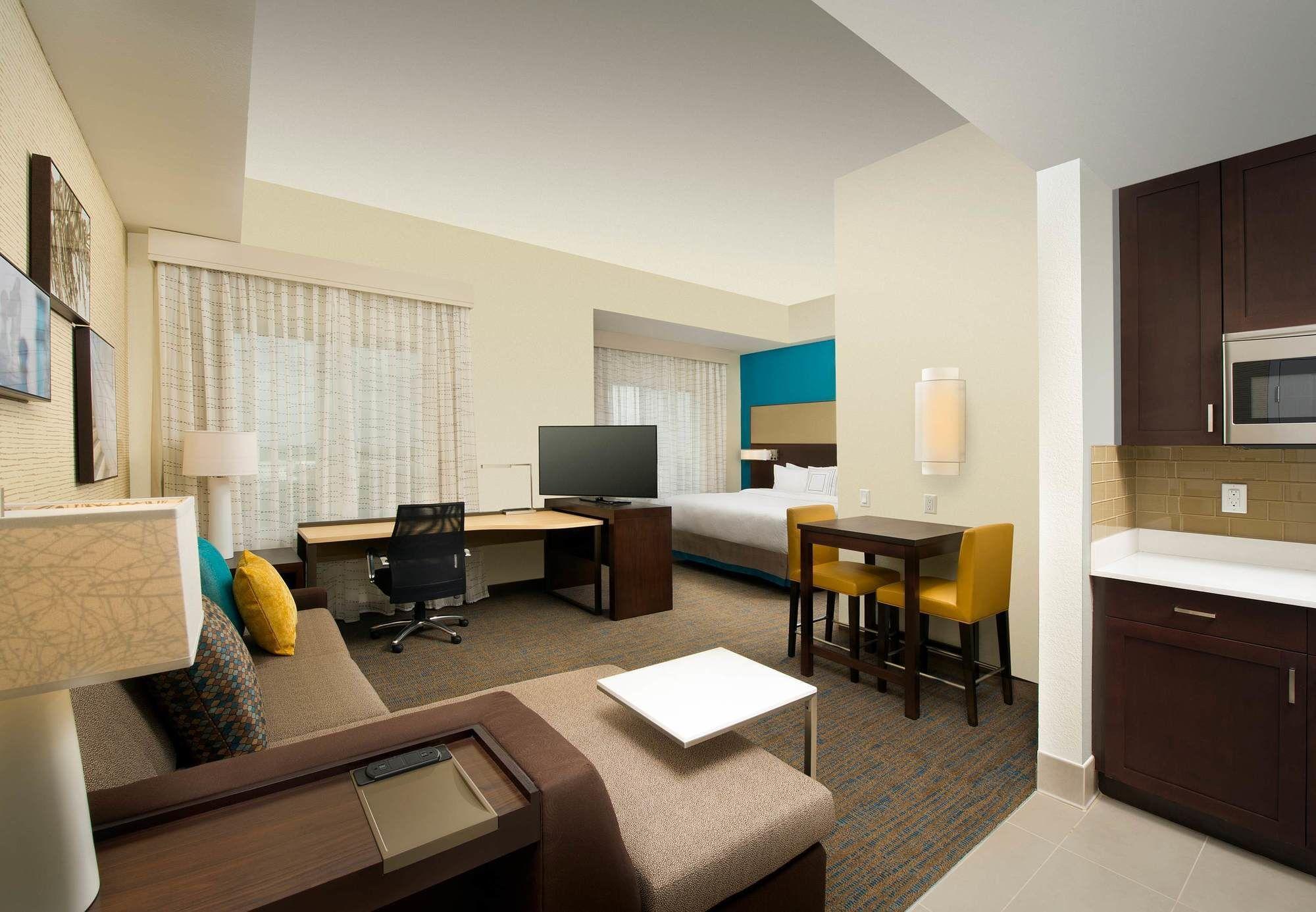 By Marriott Airport/convention Center Denver