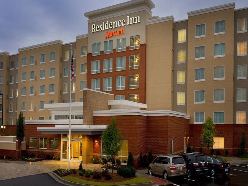 By Marriott Airport/convention Center Hotel 3*