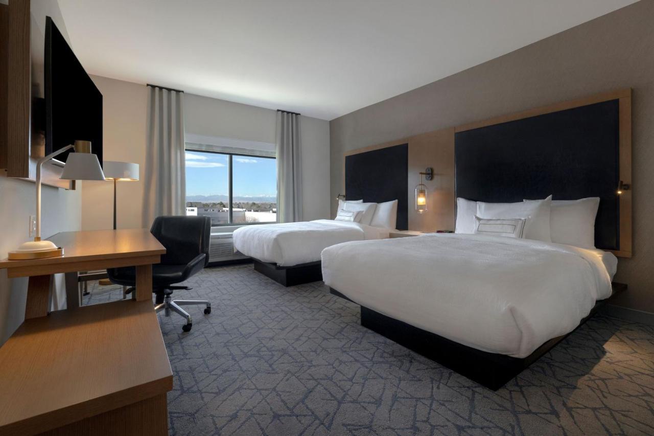 Fairfield By Marriott & Airport At Gateway Park Hotel 3*