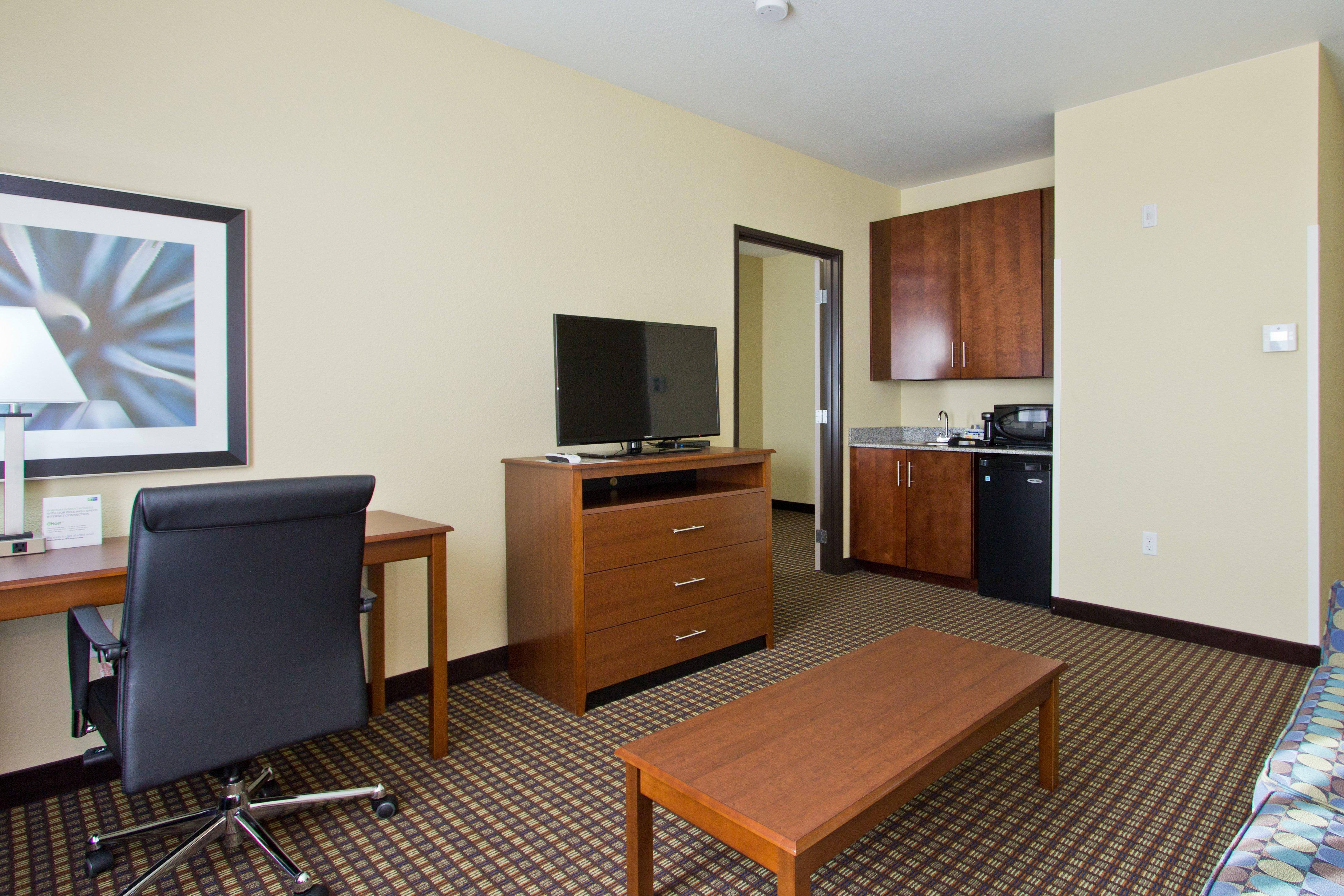 Express And East Peoria Street By Ihg Hotel 3*