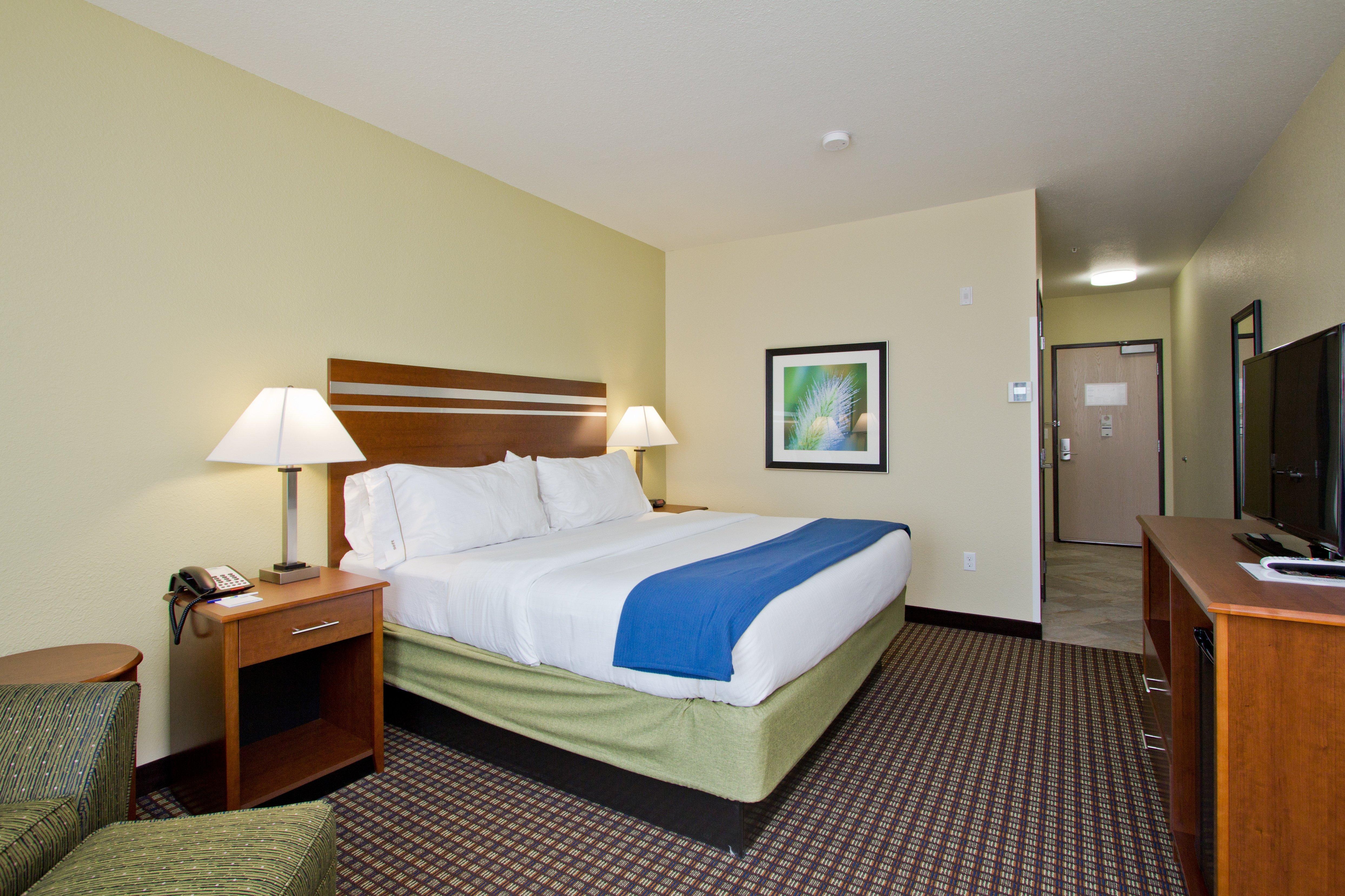 Hotel Express And East Peoria Street By Ihg 3*