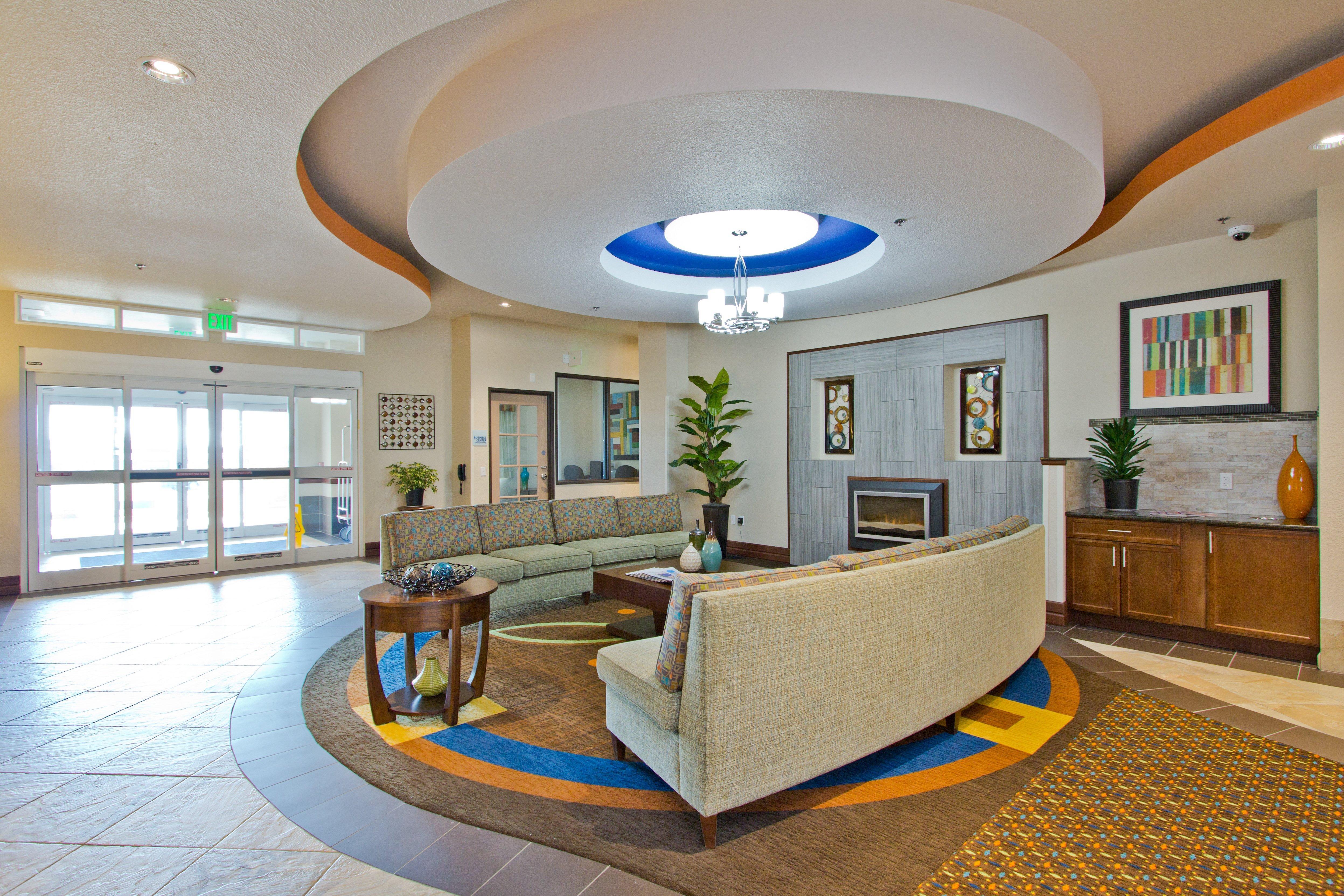 Hotel Express And East Peoria Street By Ihg