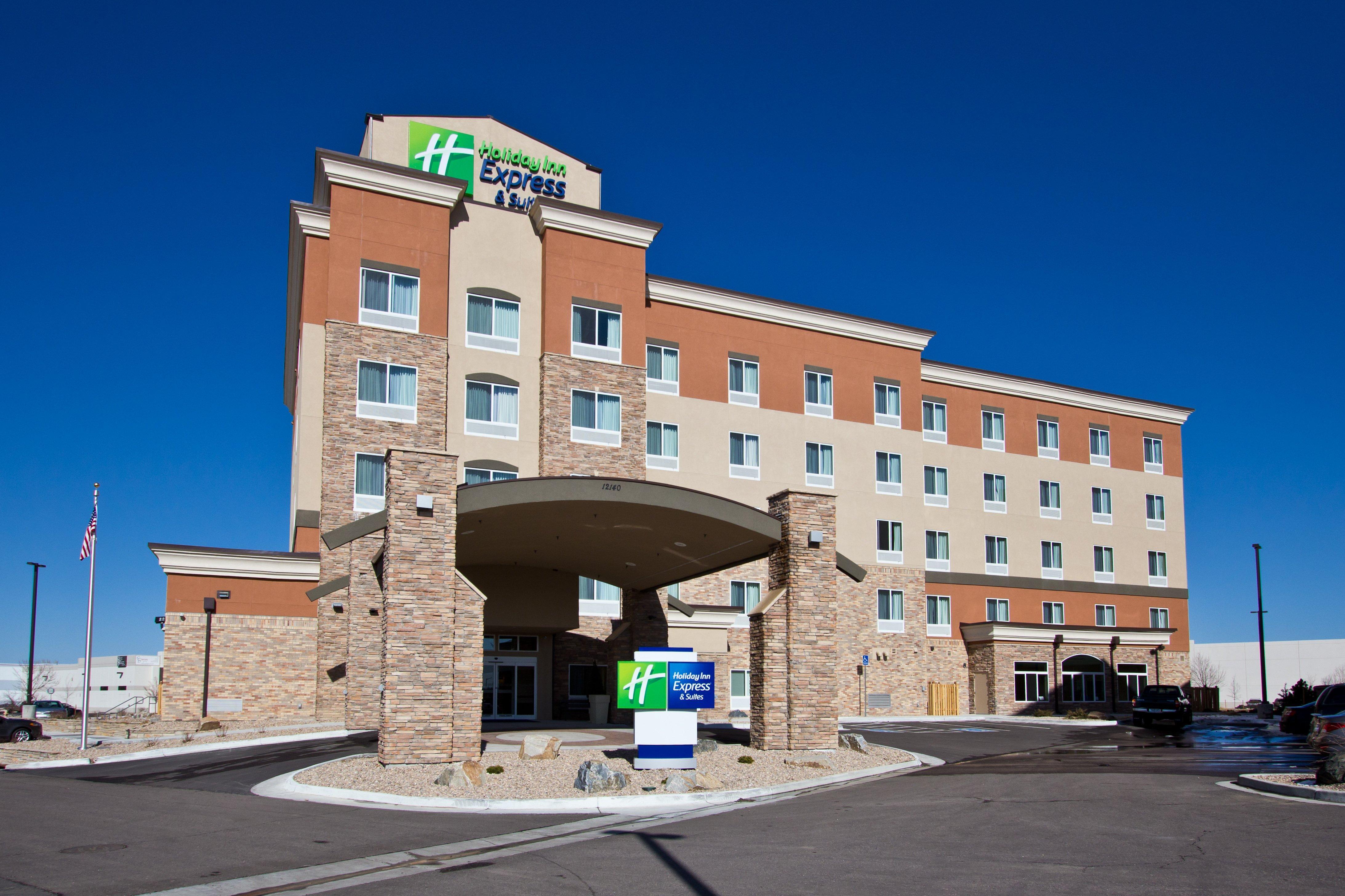 Hotel Express And East Peoria Street By Ihg 3*