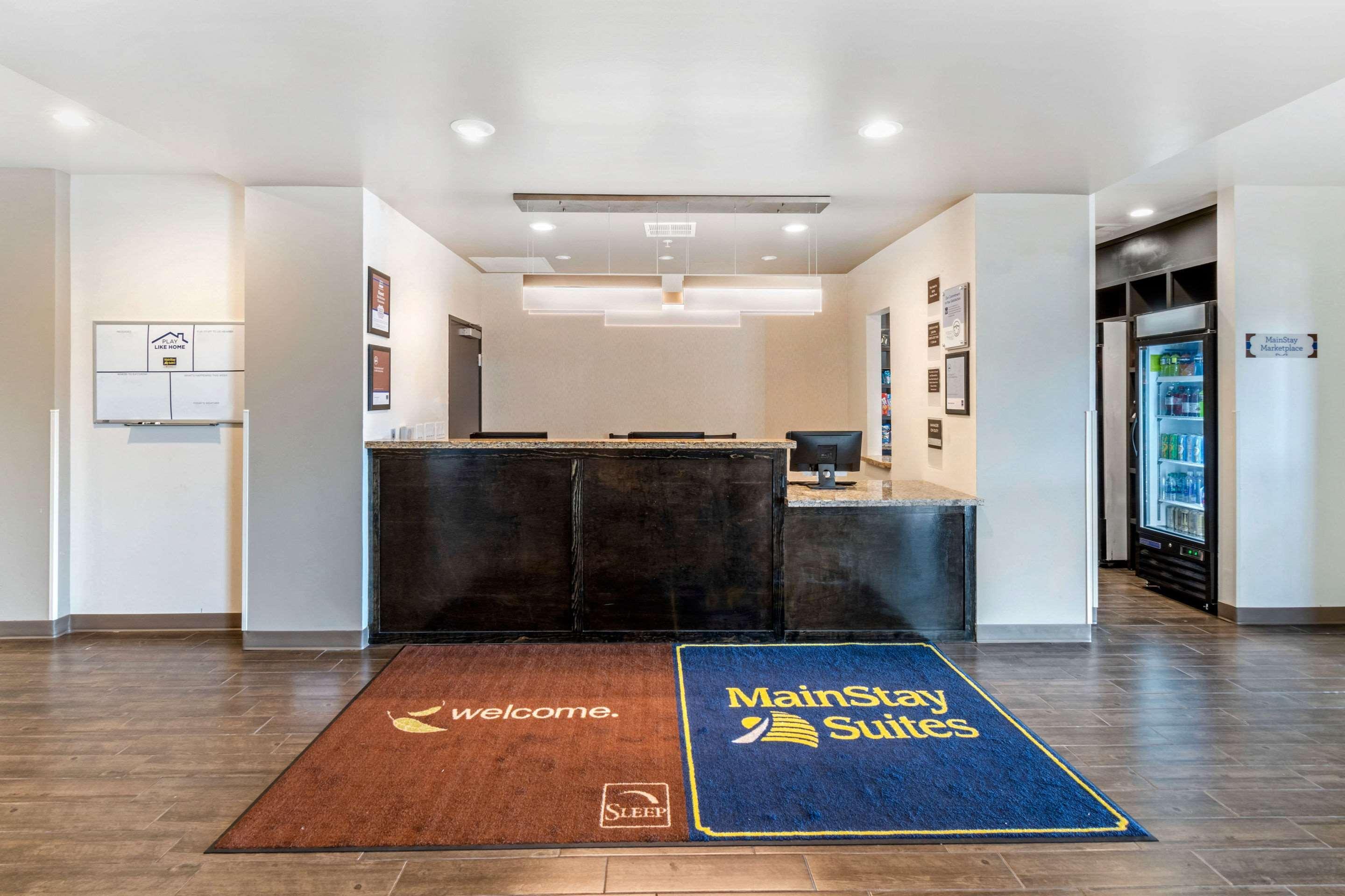 Hotel Sleep & International Airport