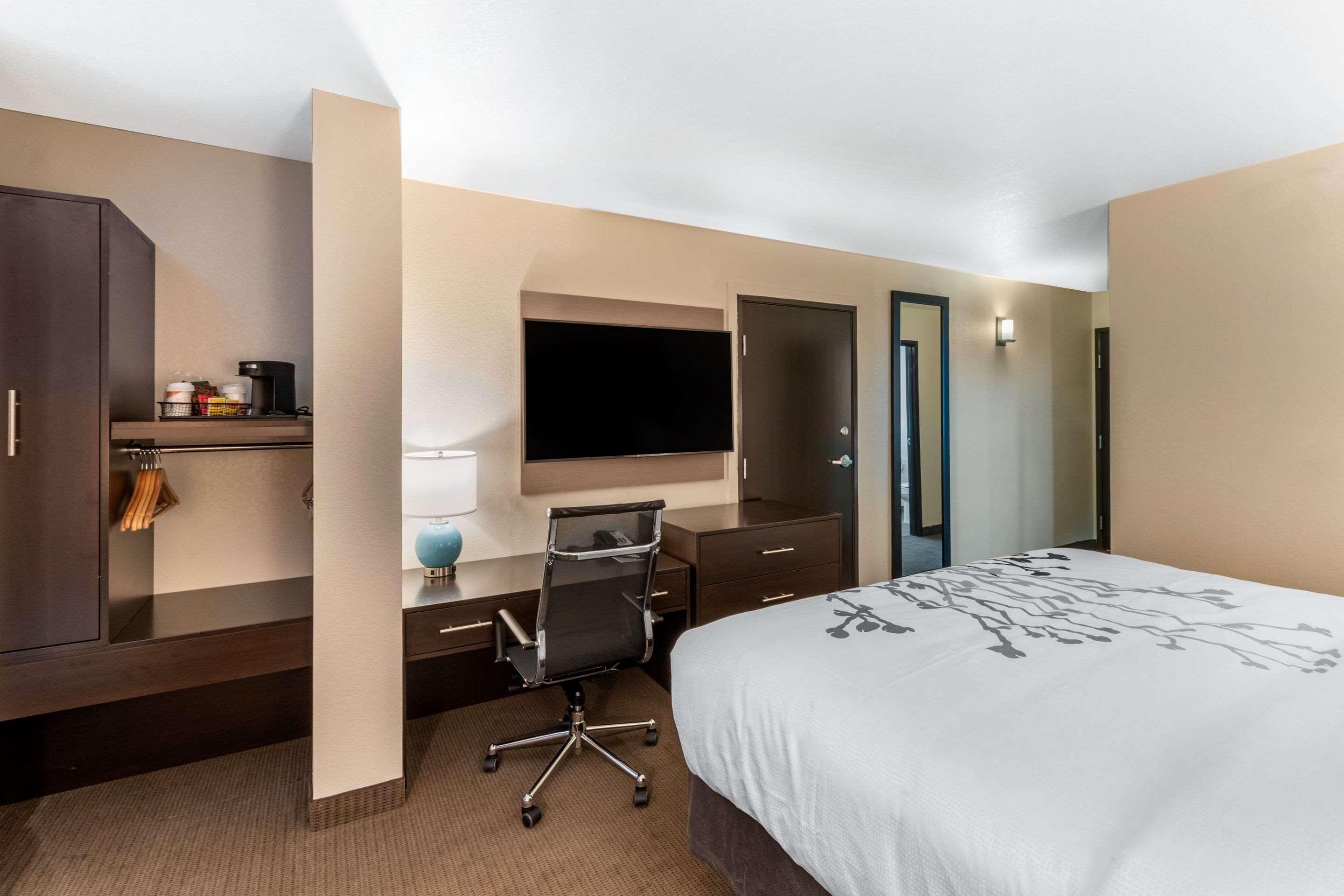Hotel Sleep & International Airport 2*